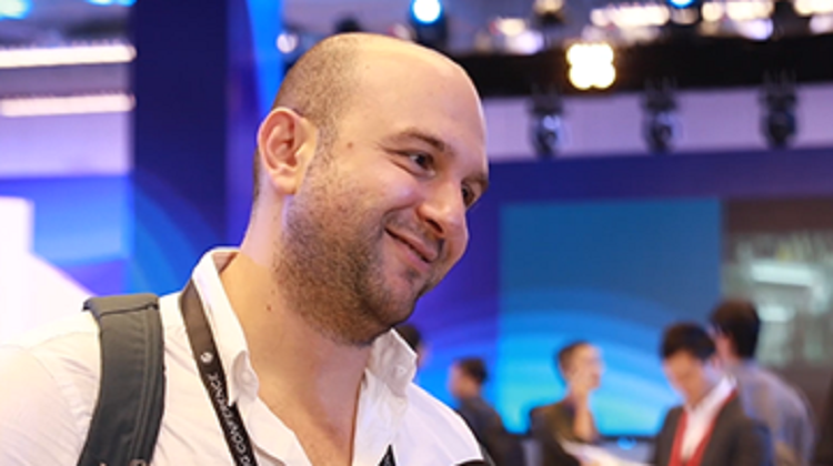 尊龙时凯无线云栖大会万人赞Wi-Fi客户体验视频